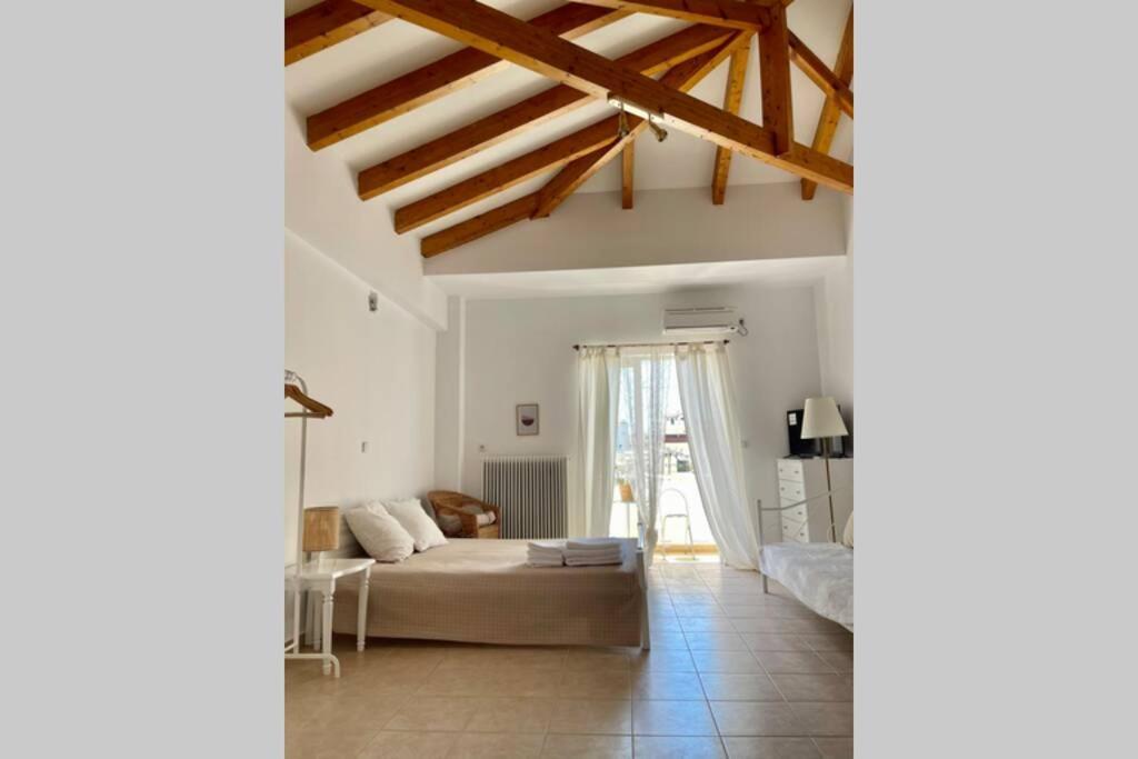 Studio Stay White Room Kalamata Bagian luar foto